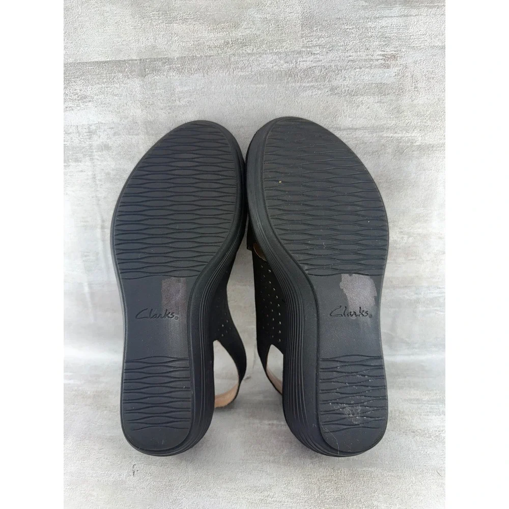 Clarks Collection Black Perforated Wedge Sandals Women Sz 8M Cushion Soft Shoes
